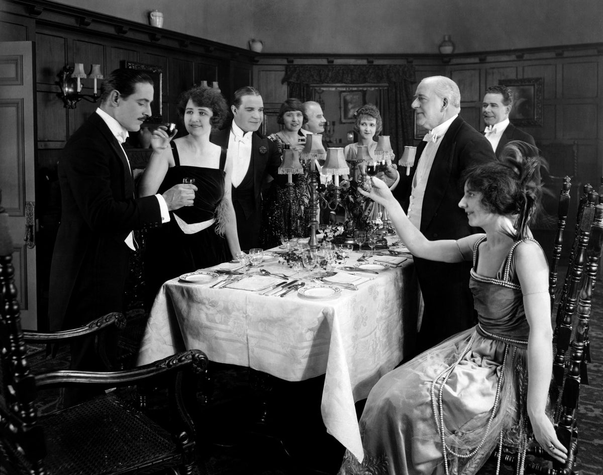 Tips to entertain that work and will always work. Cheers to that! | Doctor Aromas